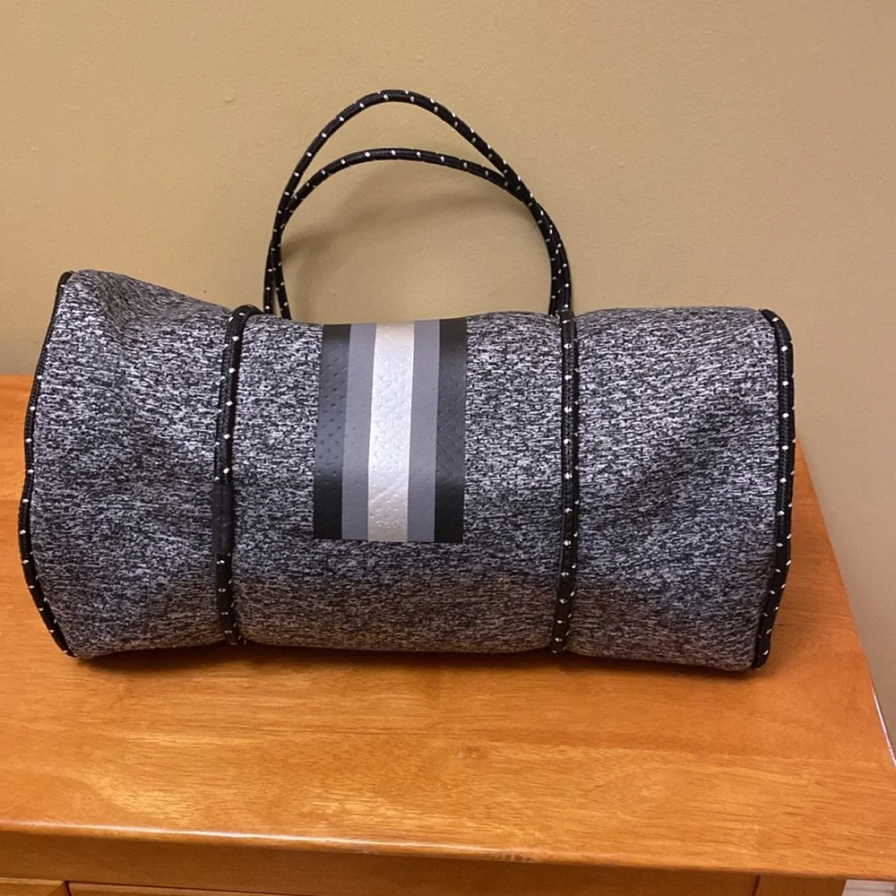 Haute Shore | The Greyson Tote - Picture 9 of 12